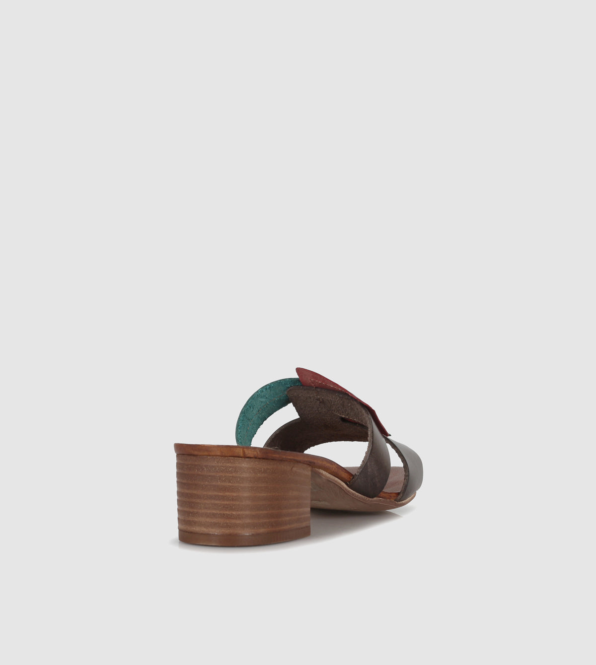 Vaila Mules by Sempre Di