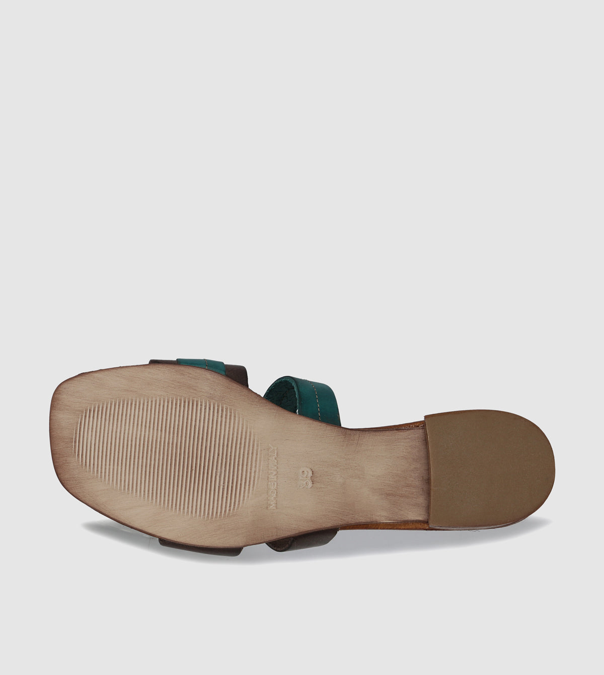 Vaila Mules by Sempre Di