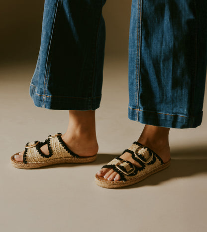 Graya Slides by S Sempre Di