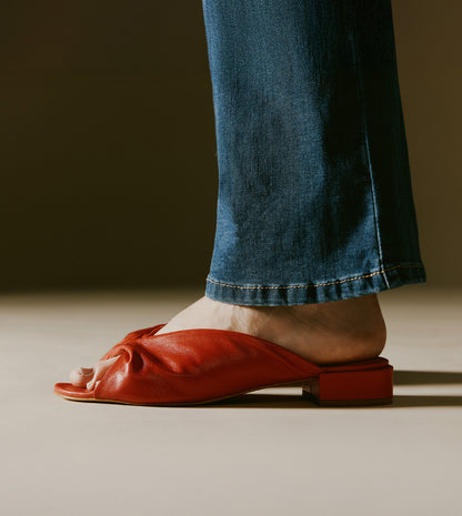 Aziza Slides by Sempre Di