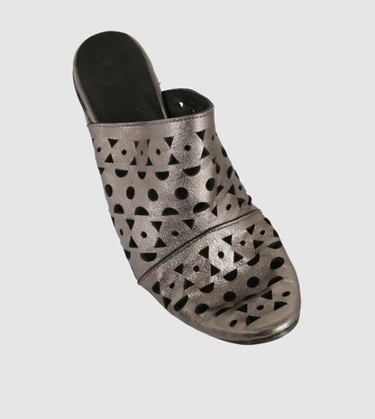 Maelis Mules by Beau Coops