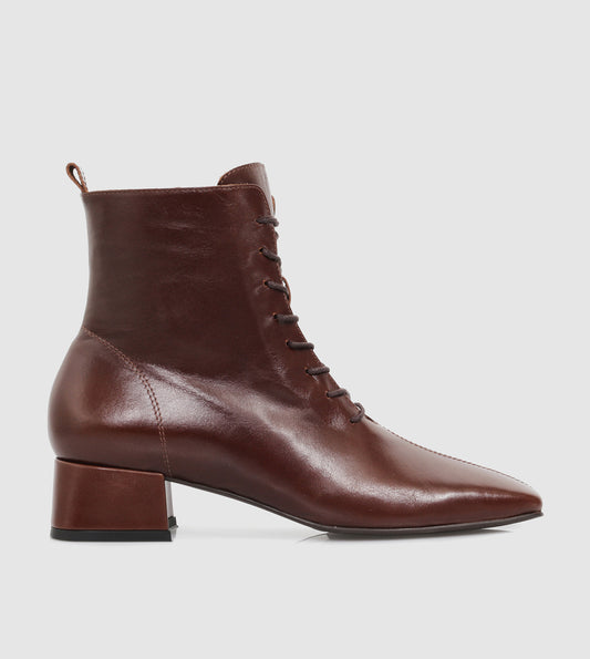 Jazlyn Ankle Boots by Sempre Di