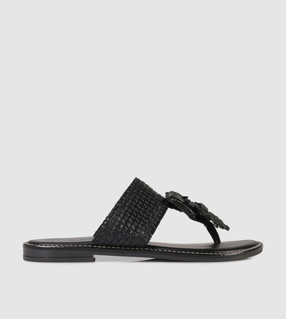 Leeland Flat Sandals by Sempre Di