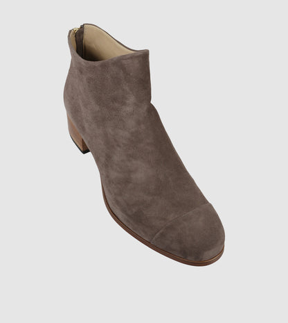 Beau5-b_loss Ankle Boots by Beau Coops