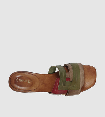 Vaila Mules by Sempre Di