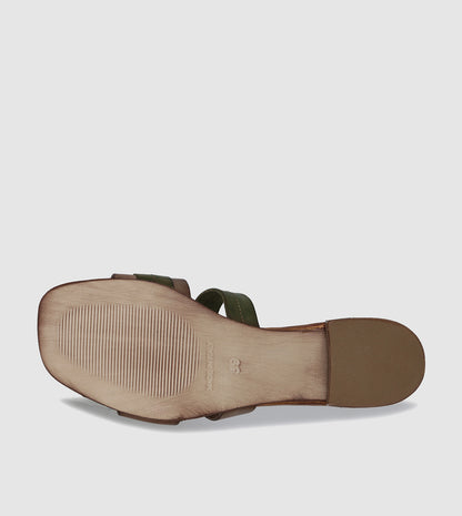 Vaila Mules by Sempre Di