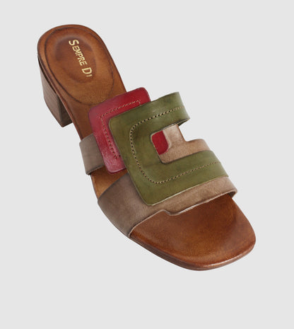 Vaila Mules by Sempre Di